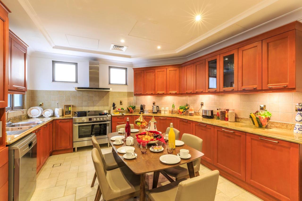 The S Holiday Homes - Stunning 5 Bedrooms Villa At The Palm Jumeirah With Private Beach And Pool 迪拜 外观 照片