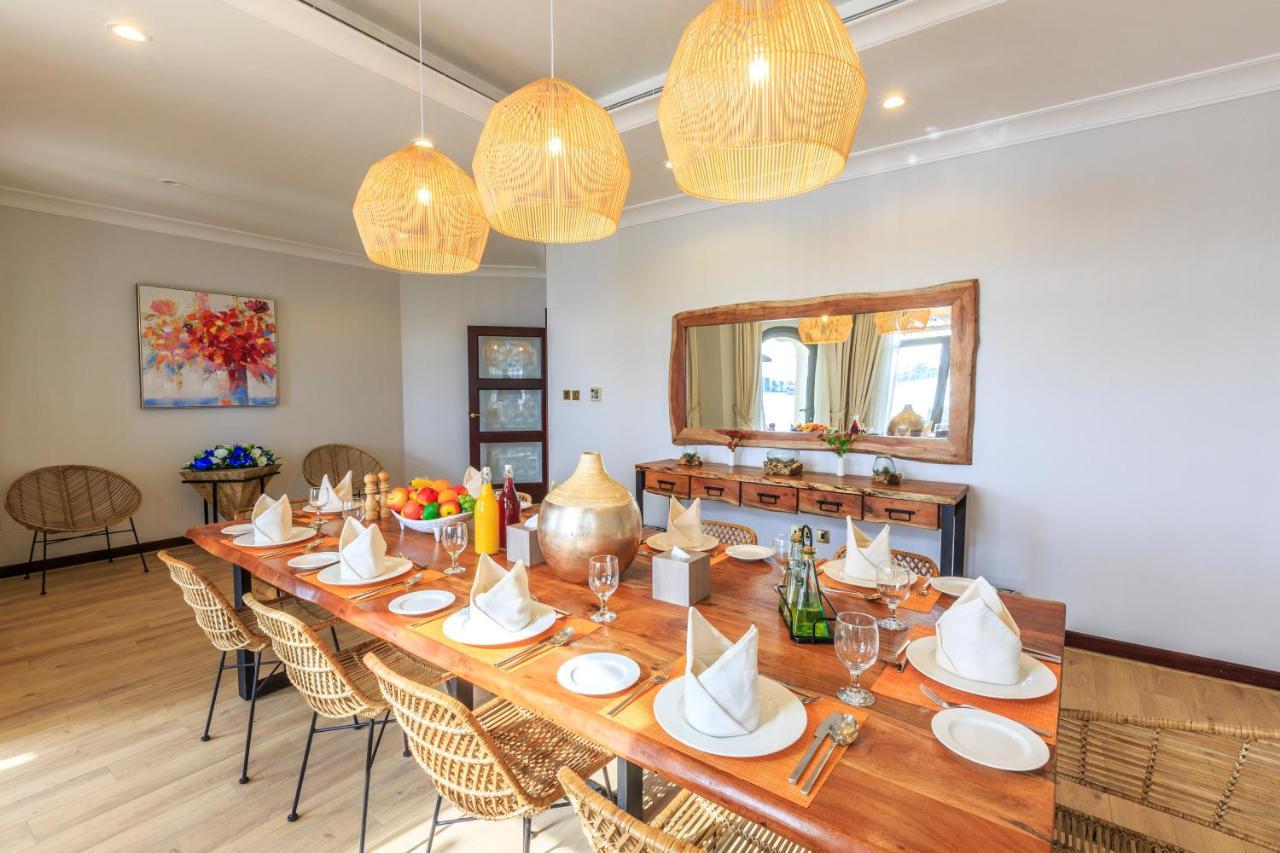 The S Holiday Homes - Stunning 5 Bedrooms Villa At The Palm Jumeirah With Private Beach And Pool 迪拜 外观 照片