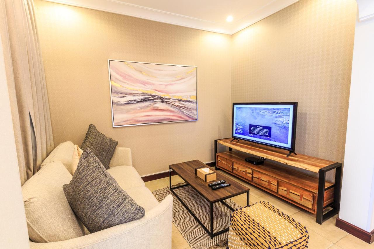 The S Holiday Homes - Stunning 5 Bedrooms Villa At The Palm Jumeirah With Private Beach And Pool 迪拜 外观 照片